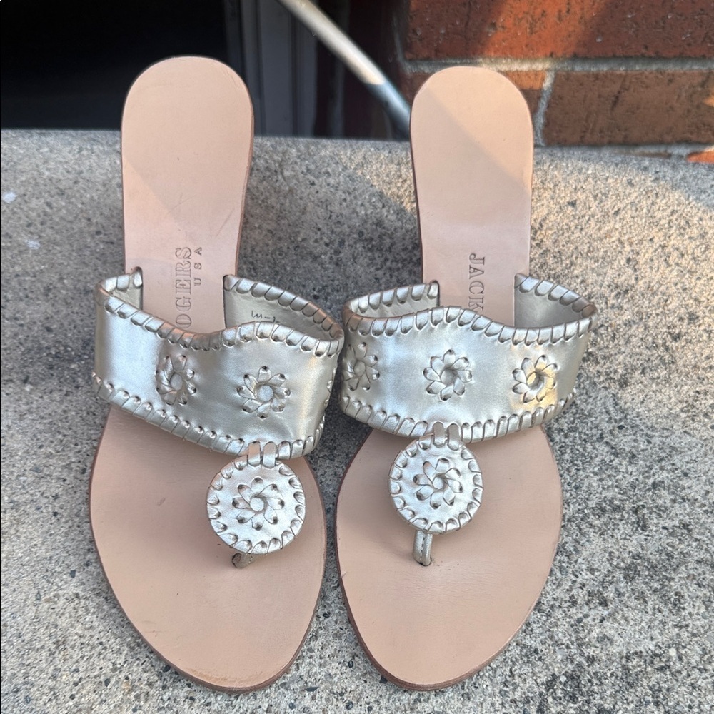 Jack Rogers Gold Leather Navajo Sandals Size 9